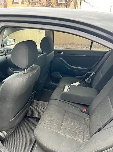 lada 4x4: Toyota Avensis: 2004 г., 2 л, Типтроник, Бензин, Хэтчбэк — 8