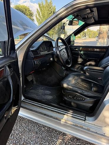 капот карина е: Mercedes-Benz W124: 1993 г., 2.8 л, Автомат, Бензин, Седан — 8