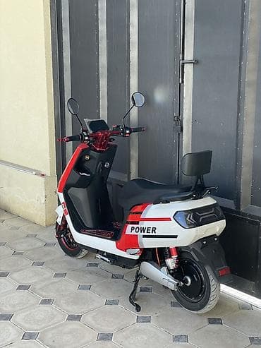 взрослый электрокар: Электроскутер (красно‑белый) в спортивном стиле - Электропривод — 8