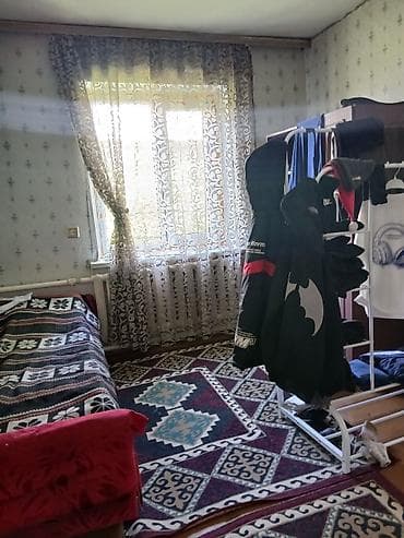 Үйлөрдү сатуу: В городе КАРАБАЛТА.Продается 5 комнатный полуподвальный дом в нижней — 5