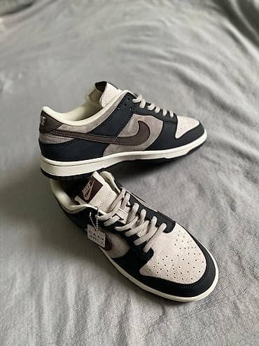 буу кийимдер: Эркектердин кроссовкасы, 44, Nike, Жаңы, түсү - Саргыч боз, Өзү алып кетүү — 2