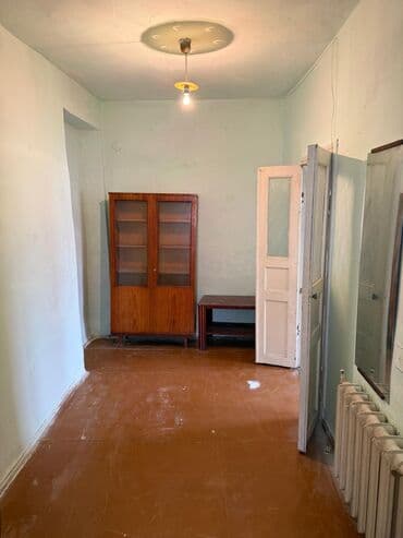 продаю пол дома пишпек: Дом, 47 м², 3 комнаты, Риэлтор, Старый ремонт — 7