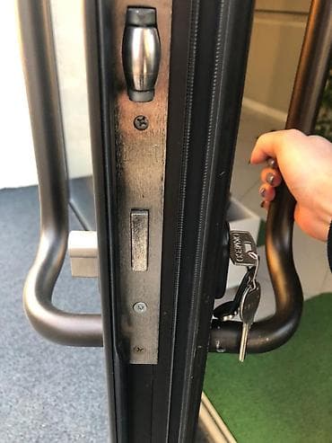 кленка для дверей: Дверная фурнитура оконная фурнитура москитные сетки безопасность — 1