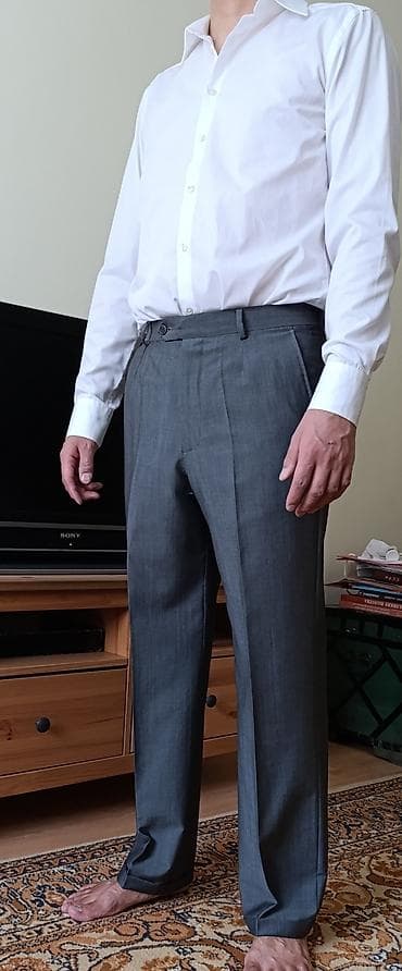 gore tex: "Армани"Костюм в отличном состоянии, размер 48-50, рост 178.
18000с — 4