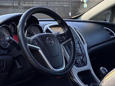 Продажа авто: Opel Astra GTC: 2011 г., 1.6 л, Механика, Бензин, Купе — 8