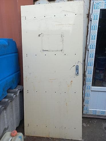 Продаю 4-х слойные бронированые двери. Размер 9м. Вес 155кг имеет