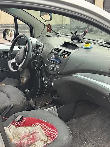 spark shevralet: Chevrolet Spark: 2012 г., 1.2 л, Механика, Бензин, Хэтчбэк — 5