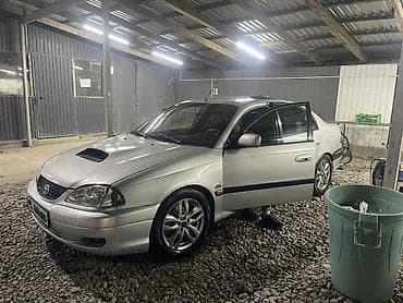 Toyota Avensis: 2000 г., 2 л, Механика, Дизель, Седан