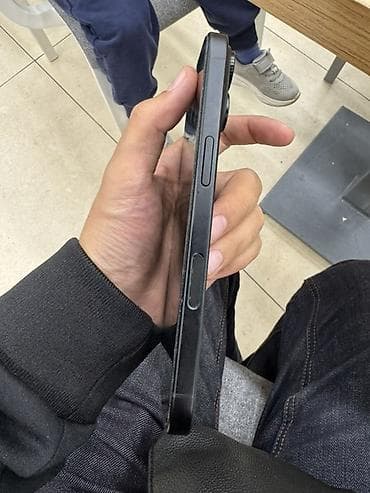 айфон ц: IPhone 16, Черный, 97 % — 1