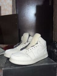 Ботинки: Мужские ботинки, 41, Air Jordan, Б/у, цвет - Белый, Самовывоз, Платная доставка — 3