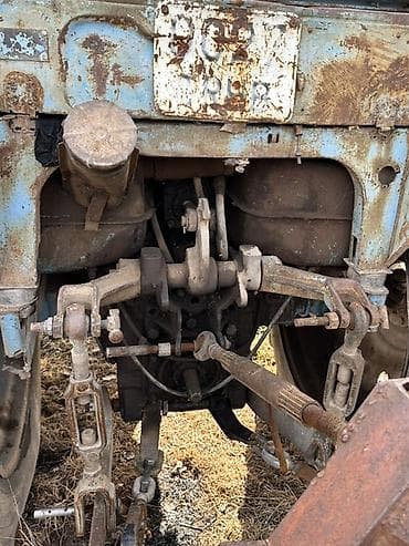 Тракторы ХТЗ: Трактор колесный с кабиной, класс тяги примерно 1,4–2,0 (типовая — 10