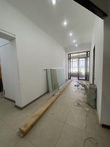 первая линия под бизнес: СДАЁТСЯ КОММЕРЧЕСКОЕ ПОМЕЩЕНИЕ — 539 м² ПЕРВАЯ ЛИНИЯ, Бульвар Эркиндик — 7