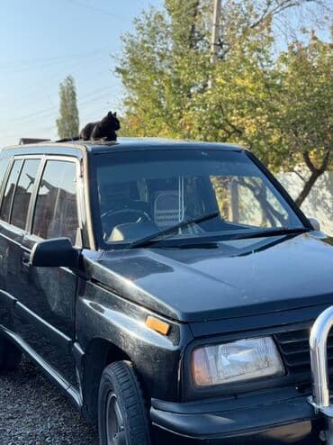 Продается внедорожник/универсал черного цвета с 5 дверями и просторным