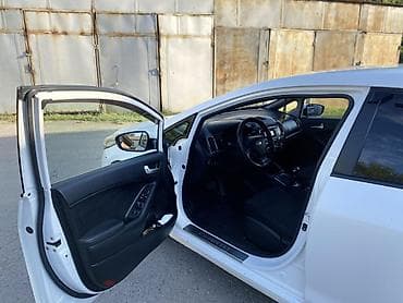 civic eu3: Kia Cerato: 2018 г., 1.6 л, Автомат, Газ, Седан — 10