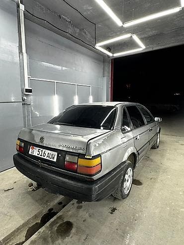 Volkswagen: Volkswagen Passat: 1989 г., 1.8 л, Механика, Бензин, Седан — 4