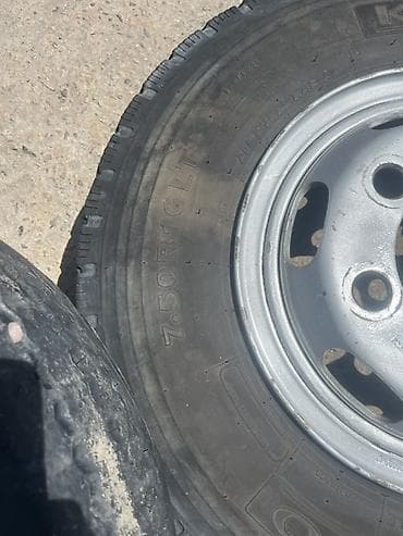 Транспорт: Два грузовых колеса в сборе: диски + шины Kumho. Характеристики: - — 3
