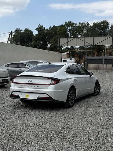 byd plus: Hyundai Sonata: 2022 г., 2 л, Автомат, Гибрид, Седан — 4
