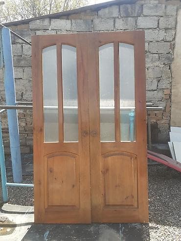 Двухстворчатая деревянная дверь с остеклением - Материал: массив