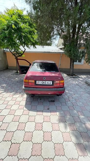Volkswagen Vento: 1994 г., 1.8 л, Кол менен иштөөчү, Бензин, Седан — 2