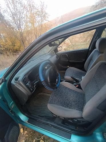 Nissan Primera: 1998 г., Седан — 8