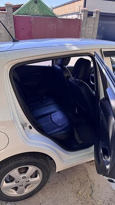 Транспорт: Chevrolet Spark: 2019 г., 1 л, Вариатор, Бензин, Хэтчбэк — 7