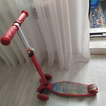 Детский самокат, Трёхколёсный