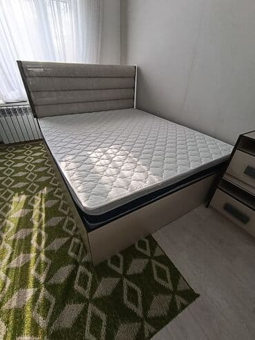 Спальный гарнитур в современном стиле, в нейтральной бежево‑серой