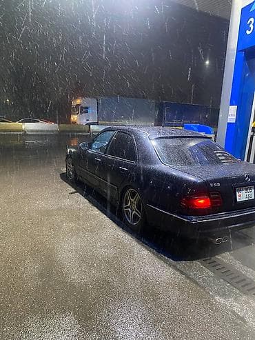 passat variant: Mercedes-Benz E-Class: 2001 г., 5 л, Автомат, Бензин, Седан — 3