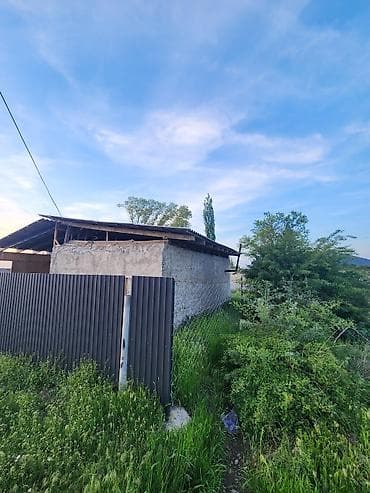 Кыймылсыз мүлк: Продаётся одноэтажный дом с участком. в Сокулуке Описание: - — 4