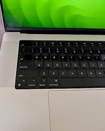 Ноутбуки Apple (MacBook): MacBook Pro 16" M1 Pro 16 GB RAM / 512 GB SSD / Silver Использовался — 2