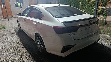 сидан: Kia Cerato: 2019 г., Седан — 10