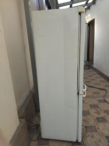 j 7: Холодильник Samsung, Двухкамерный — 5