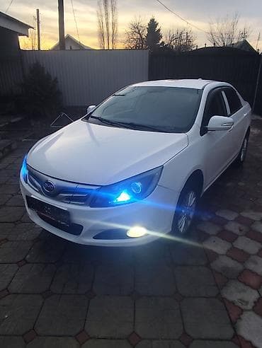 bid e5: BYD E5: 2018 г., 0.1 л, Автомат, Электромобиль, Седан — 2