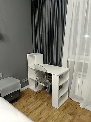 Башка эмеректер: Компьютердик үстөлү, Жаңы, Текчелери бар — 7