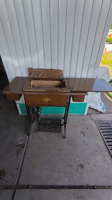 самовар старый: Швейная машина в ножной тумбе (педальный привод) - Классическая — 1