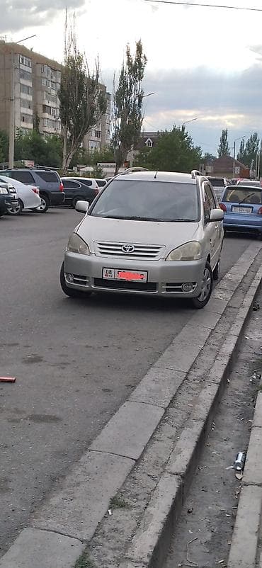 Toyota Avensis Verso: 2002 г., 2.4 л, Автомат, Бензин, Минивэн — 5