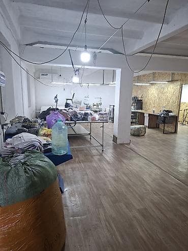 дордой аренда места: Помещение арендага берилет. 110кв. Дордой базар жанында. 100м. склад — 3