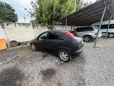 консоль камри: Ford Focus: 2004 г., Механика, Хэтчбэк — 1