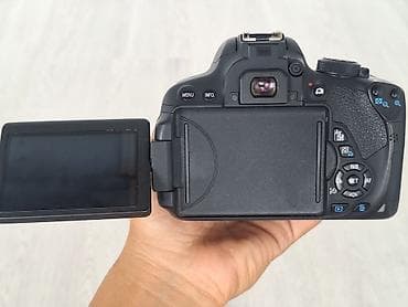 Продаю Зеркальную камеру Canon EOS 700D с объективом Canon EF‑S — 8