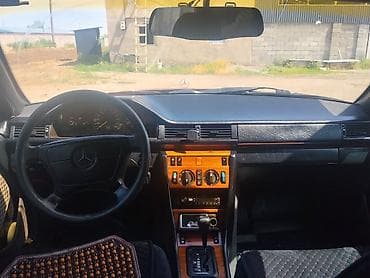 Mercedes-Benz W124: 1993 г., 2.2 л, Автомат, Бензин, Седан