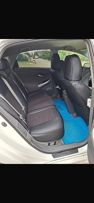byd e7: Toyota Prius: 2011 г., 1.8 л, Вариатор, Гибрид, Хэтчбэк — 5