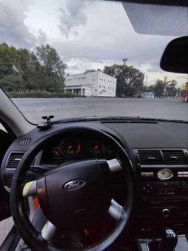 Ford Mondeo: 2003 г., 1.8 л, Механика, Бензиновая, Универсал