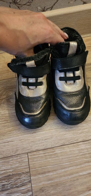детская обувь сноубутсы: Детские б/у ботинки, кожаные. в отличном состоянии. размер 29 — 2