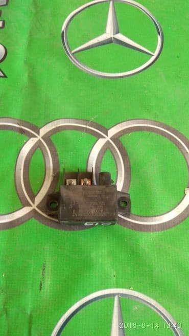 зарядное устройство для автомобильных аккумуляторов: Реле управления аккумулятором под капотом на мерседес W219 — 2