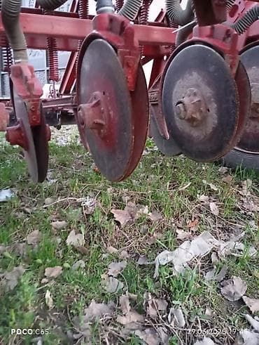 4 тешик: Сеялка зерновая дисково-анкерная (прицепная) - Ширина захвата — около — 7