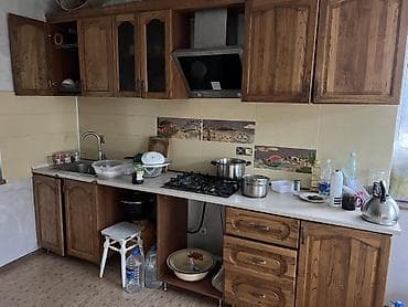 Кухонный гарнитур, Б/у, цвет - Коричневый, Дерево at lalafo.kg Кухонный гарнитур, Б/у, цвет - Коричневый, Дерево