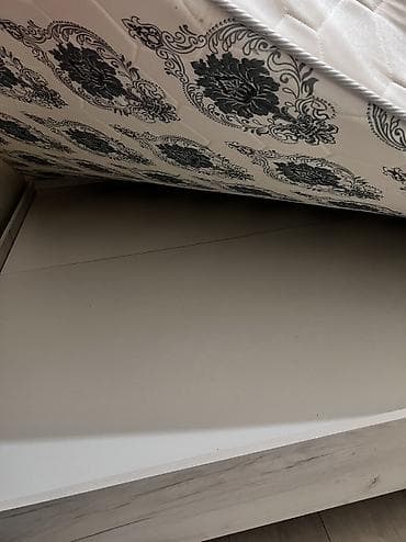 продам двухспальную кровать: Двуспальная кровать, Б/у, С матрасом, длина - 190 см — 4