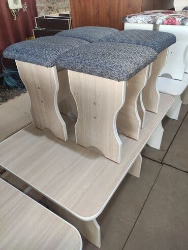 стол и 4 табурета: Новый стол на кухню с 4 стулчиками Кухонный стол 4 табуретки Размер — 2