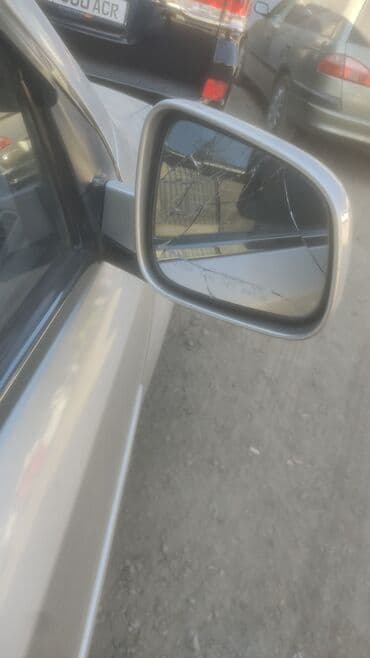 дом на калеса: Шевролет Лачетти Седан светло‑серебристого цвета. Основные — 9