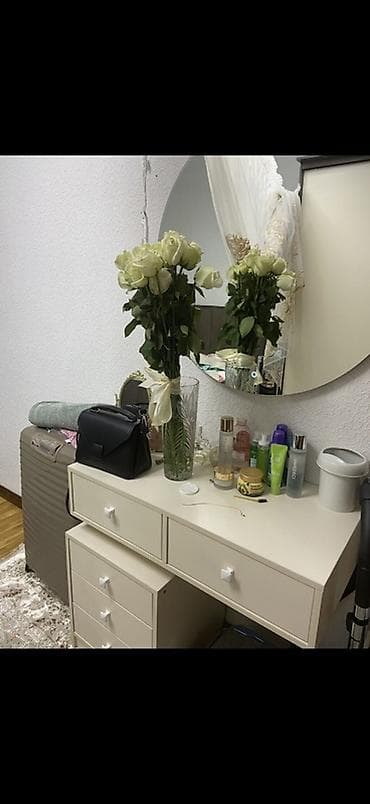 small table: Туалетный столик, С зеркалом, цвет - Бежевый, ЛДСП — 2